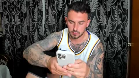2sexymuscles online show from 04-28-26, 08:03