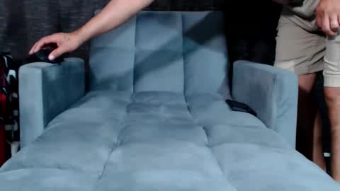 Snapshot of 2sexyniknowit chatting on 06-11-26, 02:53 domingo online show from 06-11-26, 02:53