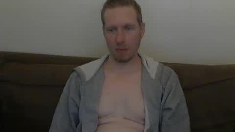 2small4you83 online show from 06-09-26, 06:41
