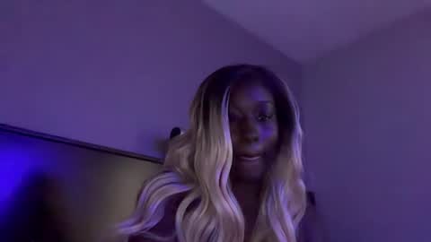 GamerBaddieLux online show from 09-09-25, 08:08