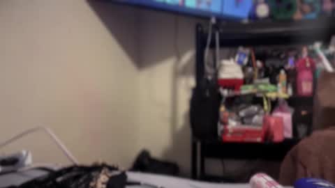 GamerBaddieLux online show from 12-23-25, 09:18