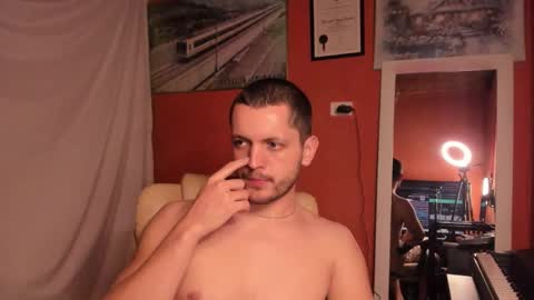 Snapshot of 37sins chatting on 11-09-25, 01:04 Alex THE BIG SNAKE DUDE online show from 11-09-25, 01:04