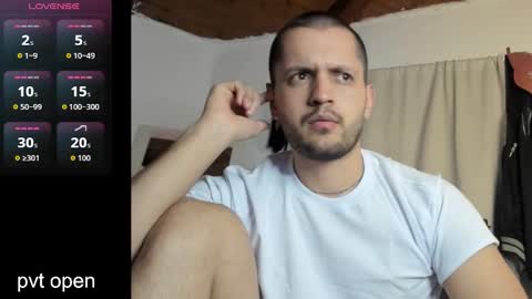 Snapshot of 37sins chatting on 12-19-25, 02:29 Alex THE BIG SNAKE DUDE online show from 12-19-25, 02:29