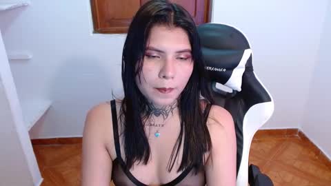 Snapshot of 3rika_gomez chatting on 02-13-25, 02:23 erika online show from 02-13-25, 02:23