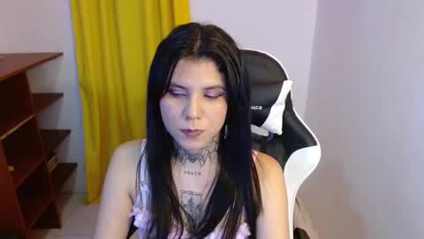 Snapshot of 3rika_gomez chatting on 10-03-25, 10:51 erika online show from 10-03-25, 10:51