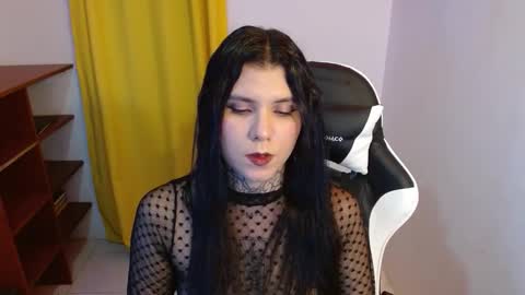 Snapshot of 3rika_gomez chatting on 10-29-25, 01:08 erika online show from 10-29-25, 01:08