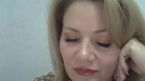 Snapshot of 3susie chatting on 10-03-25, 08:44 3susie online show from 10-03-25, 08:44