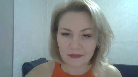 Snapshot of 3susie chatting on 10-25-25, 09:17 3susie online show from 10-25-25, 09:17