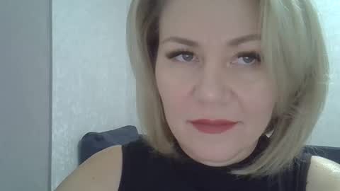 Snapshot of 3susie chatting on 10-26-25, 11:38 3susie online show from 10-26-25, 11:38