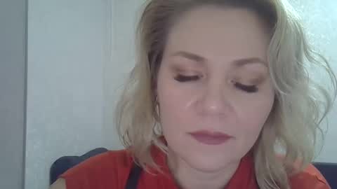 Snapshot of 3susie chatting on 11-14-25, 10:03 3susie online show from 11-14-25, 10:03