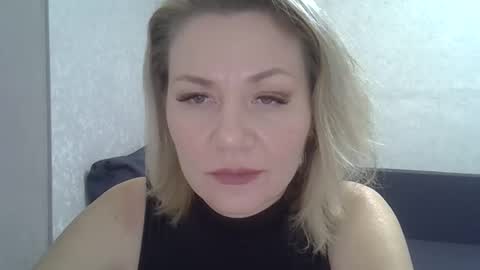 Snapshot of 3susie chatting on 11-16-25, 10:54 3susie online show from 11-16-25, 10:54