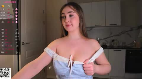 Snapshot of 3va_nyx chatting on 02-05-26, 06:12 Eva online show from 02-05-26, 06:12