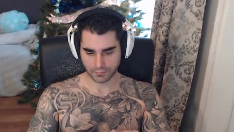 Snapshot of 420randomguy chatting on 12-07-24, 06:04 Anomander Rake online show from 12-07-24, 06:04