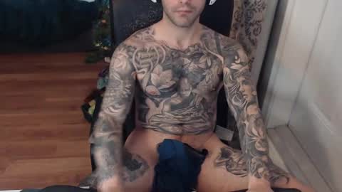 Snapshot of 420randomguy chatting on 12-22-24, 07:10 Anomander Rake online show from 12-22-24, 07:10