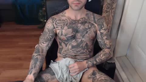 Snapshot of 420randomguy chatting on 01-04-25, 02:46 Anomander Rake online show from 01-04-25, 02:46