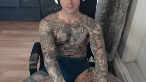 Snapshot of 420randomguy chatting on 10-05-25, 07:56 Anomander Rake online show from 10-05-25, 07:56