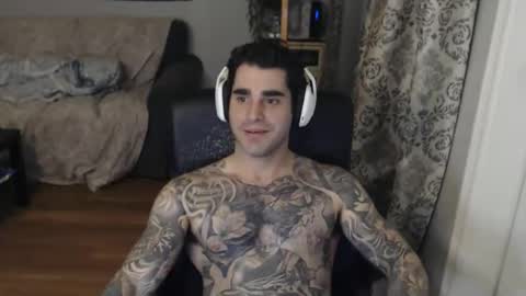 Snapshot of 420randomguy chatting on 12-02-25, 01:44 Anomander Rake online show from 12-02-25, 01:44