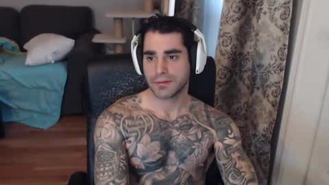 Snapshot of 420randomguy chatting on 01-07-26, 03:25 Anomander Rake online show from 01-07-26, 03:25