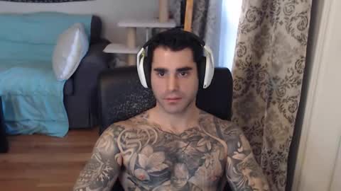 Snapshot of 420randomguy chatting on 01-10-26, 07:26 Anomander Rake online show from 01-10-26, 07:26