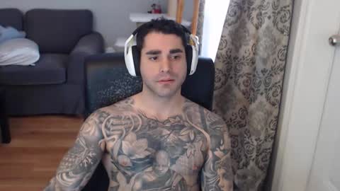 Snapshot of 420randomguy chatting on 02-17-26, 04:35 Anomander Rake online show from 02-17-26, 04:35