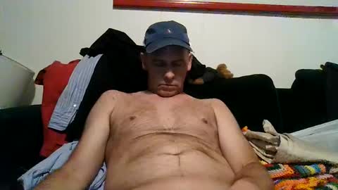 Snapshot of 4nuf chatting on 09-17-25, 08:38 4nuf online show from 09-17-25, 08:38