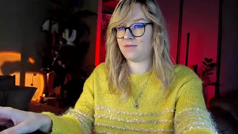 Snapshot of 5_in_one chatting on 12-04-24, 04:43 Sunshine online show from 12-04-24, 04:43