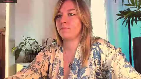 Snapshot of 5_in_one chatting on 07-09-26, 04:27 Sunshine online show from 07-09-26, 04:27