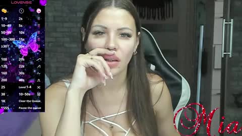 Snapshot of 666mia666 chatting on 01-15-25, 10:06 Mia my pvt is open and lovense is active online show from 01-15-25, 10:06