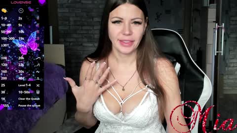 Snapshot of 666mia666 chatting on 01-28-25, 04:50 Mia my pvt is open and lovense is active online show from 01-28-25, 04:50