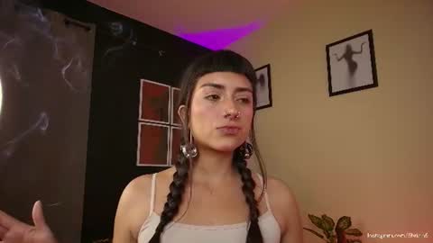 B R I E L A  online show from 06-18-26, 05:30