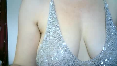 Snapshot of 77lilu chatting on 07-12-26, 10:28 Lilu online show from 07-12-26, 10:28