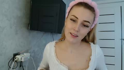 7melania online show from 10-07-25, 01:52