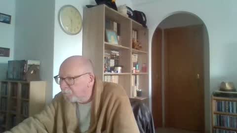 Snapshot of 7thsojourn chatting on 02-04-25, 09:28 Papi online show from 02-04-25, 09:28