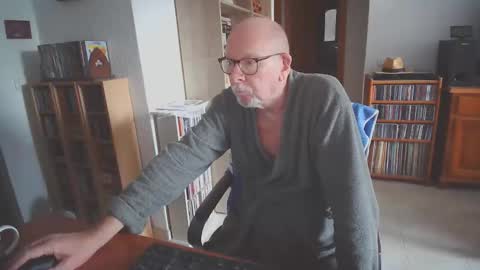 Snapshot of 7thsojourn chatting on 10-14-25, 07:20 Papi online show from 10-14-25, 07:20