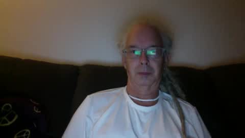 Snapshot of 808dred chatting on 01-21-25, 08:52 808dred online show from 01-21-25, 08:52