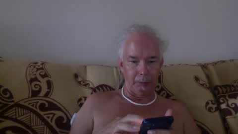 Snapshot of 808dred chatting on 09-25-25, 12:03 808dred online show from 09-25-25, 12:03