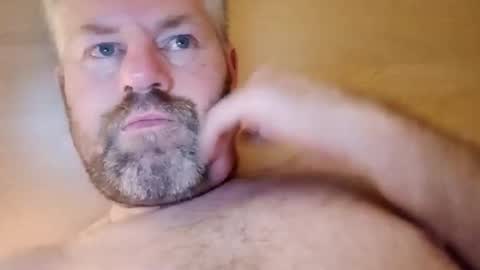 Snapshot of 81jonnyx chatting on 12-18-25, 09:21 81jonnyx online show from 12-18-25, 09:21