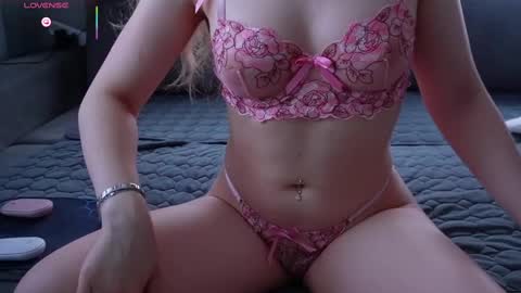 Snapshot of 888_666 chatting on 10-05-25, 02:10 Monicano face online show from 10-05-25, 02:10