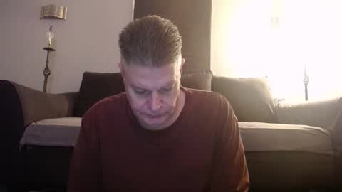 Snapshot of 989guy chatting on 01-17-26, 01:43 989guy online show from 01-17-26, 01:43