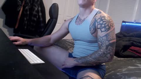 Snapshot of 9inchbulll chatting on 12-18-24, 04:42 9inchbulll online show from 12-18-24, 04:42