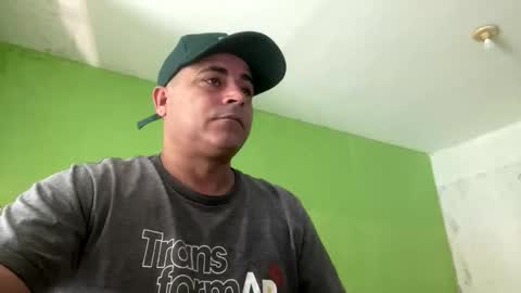 Snapshot of 9vinhocamshow chatting on 12-02-25, 11:59 9vinhocamshow online show from 12-02-25, 11:59