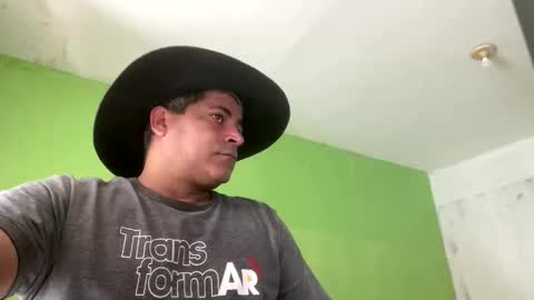 Snapshot of 9vinhocamshow chatting on 01-09-26, 10:40 9vinhocamshow online show from 01-09-26, 10:40