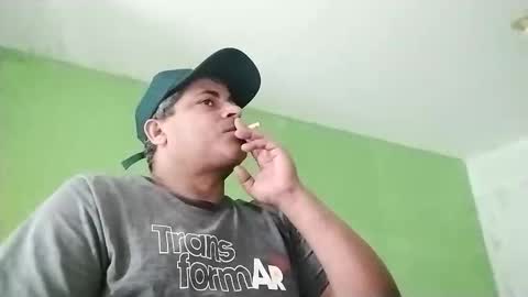 Snapshot of 9vinhocamshow chatting on 01-13-26, 11:04 9vinhocamshow online show from 01-13-26, 11:04