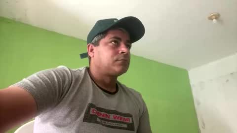 Snapshot of 9vinhocamshow chatting on 01-15-26, 11:37 9vinhocamshow online show from 01-15-26, 11:37