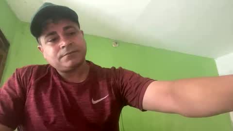 Snapshot of 9vinhocamshow chatting on 04-23-26, 12:29 9vinhocamshow online show from 04-23-26, 12:29