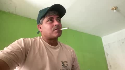 Snapshot of 9vinhocamshow chatting on 04-30-26, 11:49 9vinhocamshow online show from 04-30-26, 11:49