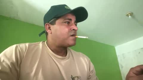 Snapshot of 9vinhocamshow chatting on 05-17-26, 11:39 9vinhocamshow online show from 05-17-26, 11:39