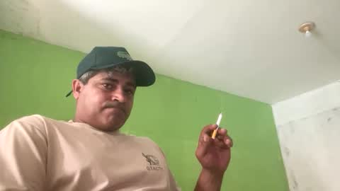 Snapshot of 9vinhocamshow chatting on 05-20-26, 11:38 9vinhocamshow online show from 05-20-26, 11:38