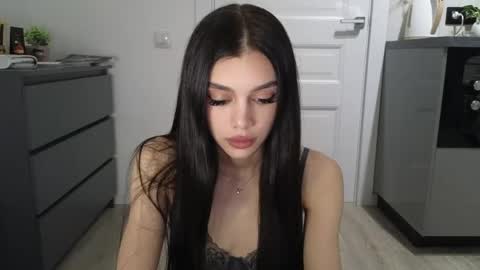 Snapshot of 9west chatting on 04-25-26, 03:09 KARINA online show from 04-25-26, 03:09