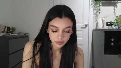 Snapshot of 9west chatting on 04-30-26, 02:45 KARINA online show from 04-30-26, 02:45